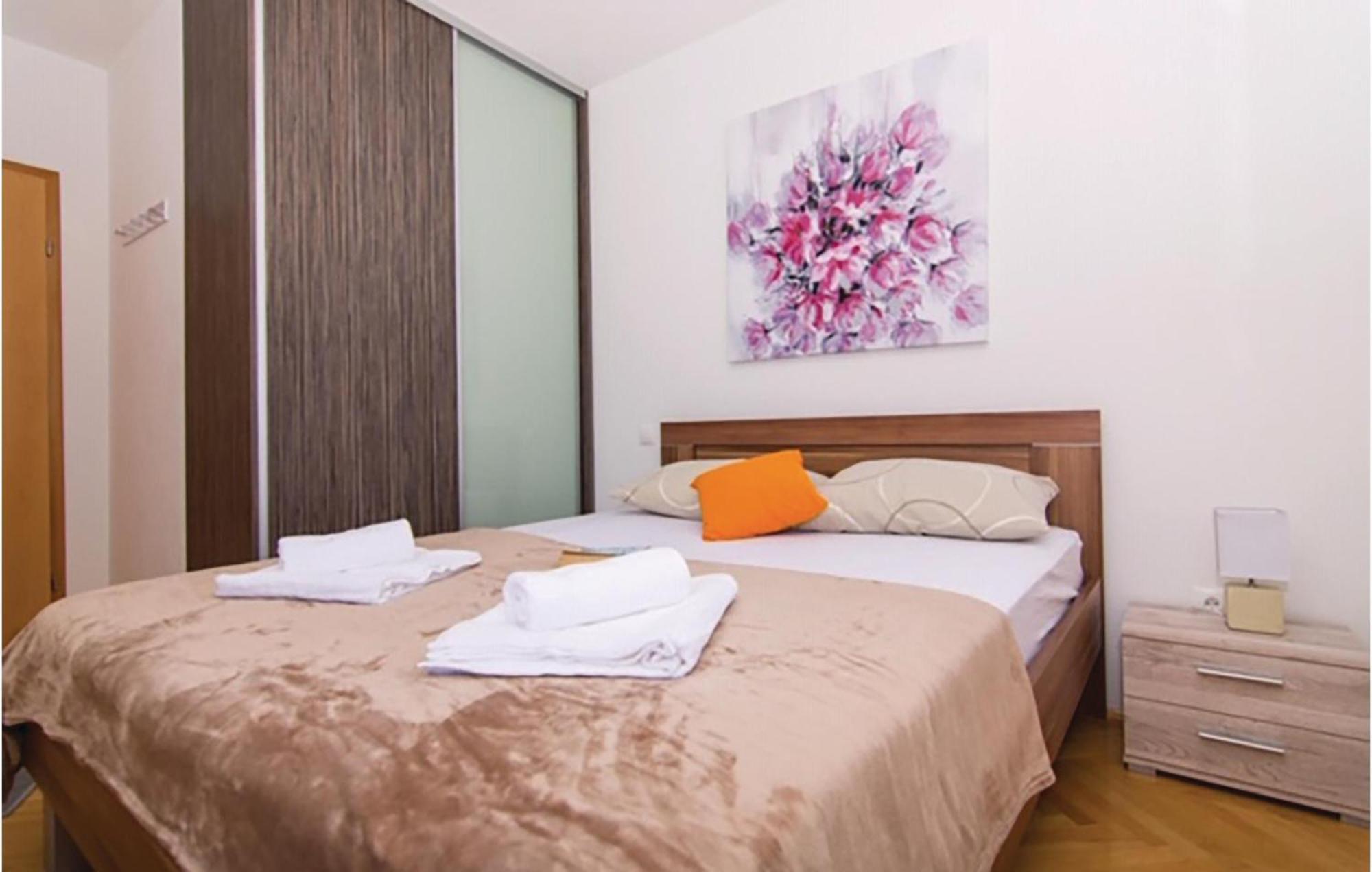 1 Bedroom Stunning Apartment In Okrug Gornji Trogir Extérieur photo